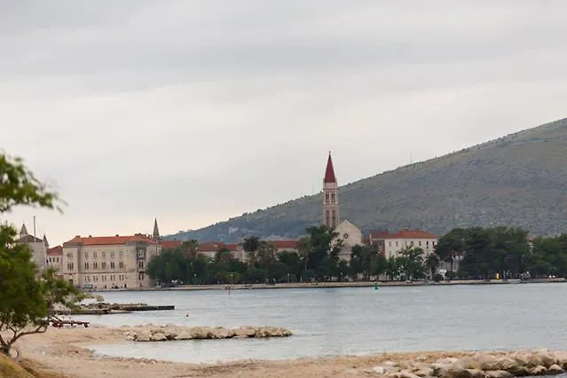 Bridic Διαμέρισμα Τρογκίρ